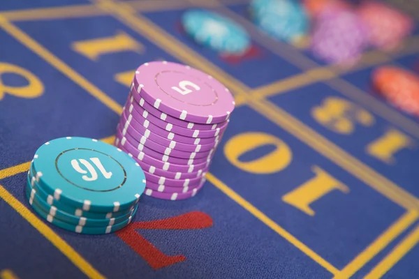 Card arrangement interface at garasi Capsa Banting table